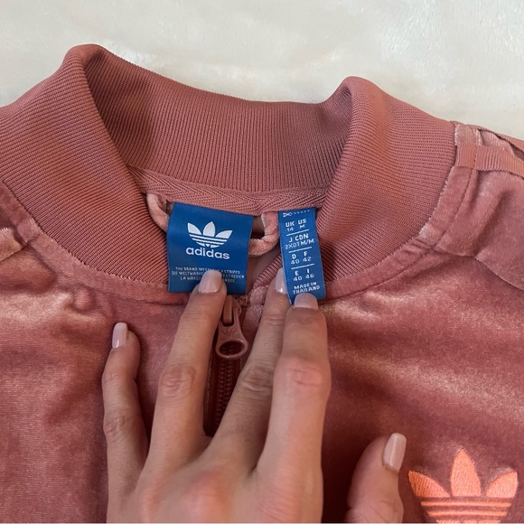 Adidas Women’s Velour Velvet Vibes Track Jacket Sz M pink soft logo fall casual - Picture 6 of 10